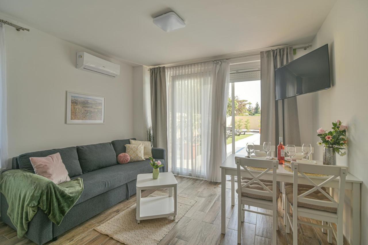 Happy Apartments Balatonlelle Exterior foto